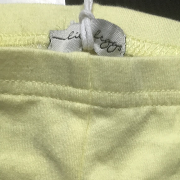 Lil leggs tight shorts - Picture 2 of 3